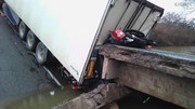 Суд арестовал водителя большегруза, под которым рухнул мост в Приморье